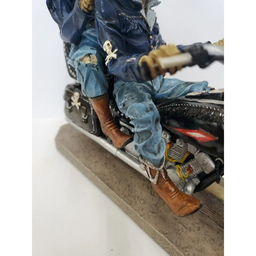 Figurine-Skull Lovers Riding Motorcycle By Studio Collection/Pacific/Resin/5058 - Picture 13 of 16